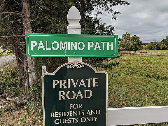 5th image of 28 Palomino Path
