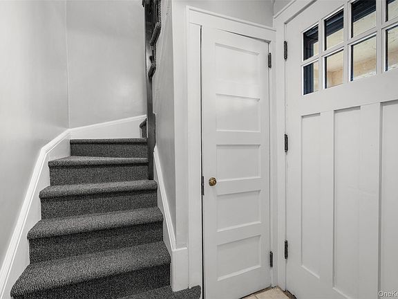 3rd image of 823 Lester Avenue