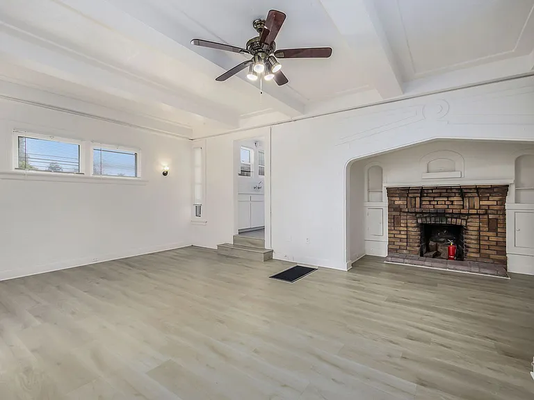 958 Park St #B - 1 bedroom | 1 bath — Photo 2