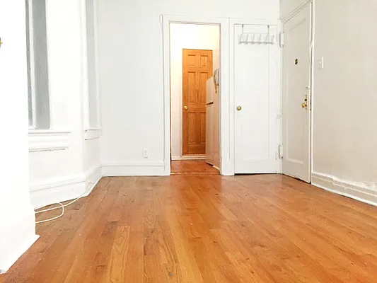 Rented by AJ Clarke | media 22