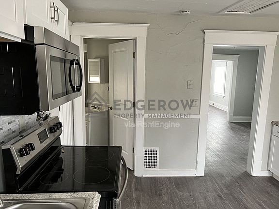 5th image of 815 Logan St SE #2