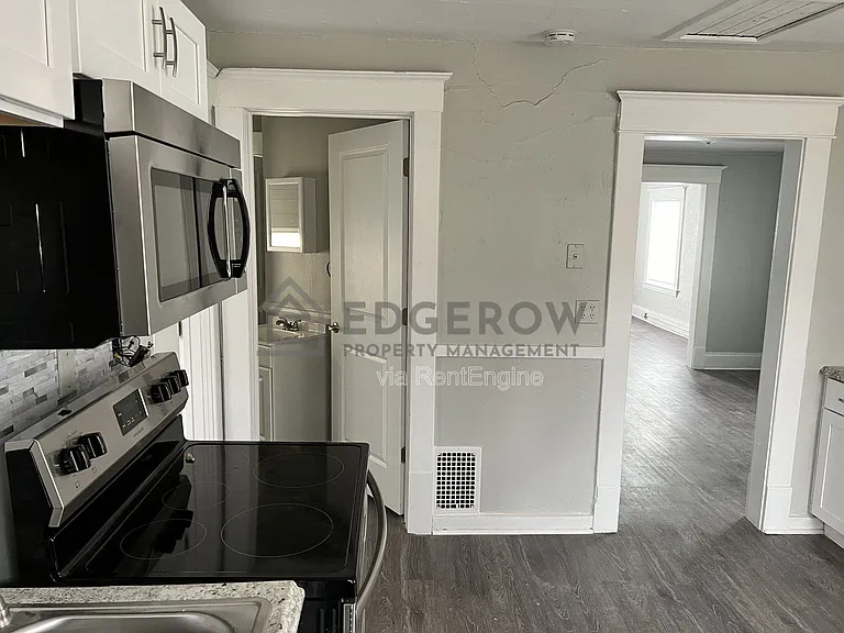 815 Logan St SE #2 — Photo 5