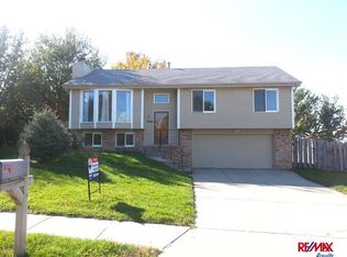 4024 N 211th St, Elkhorn, NE 68022