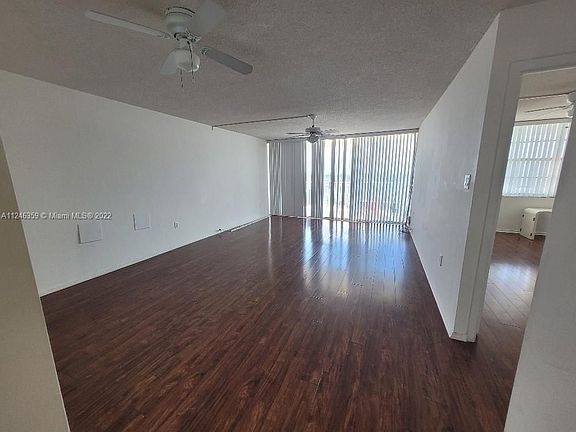 4th image of 18021 Biscayne Blvd APT 1903
