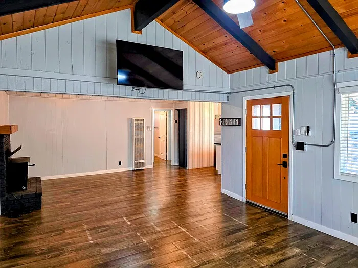 2 bed, 1.0 bath, 944 sqft, $1,795 — Photo 3