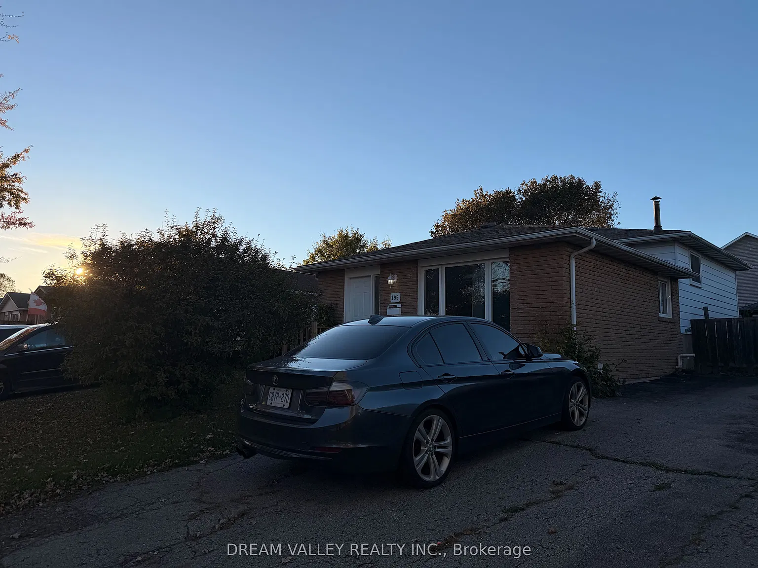 6 bed, $2,850 — Photo 2