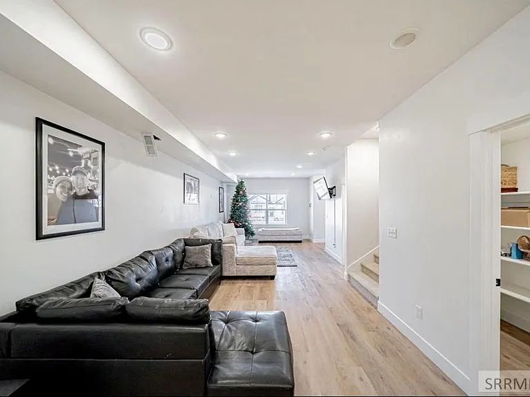 1426 Fremont Ave — Photo 6