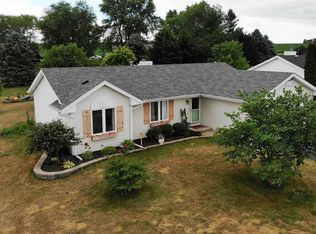 12816 Springhill Dr, Winnebago, IL 61088