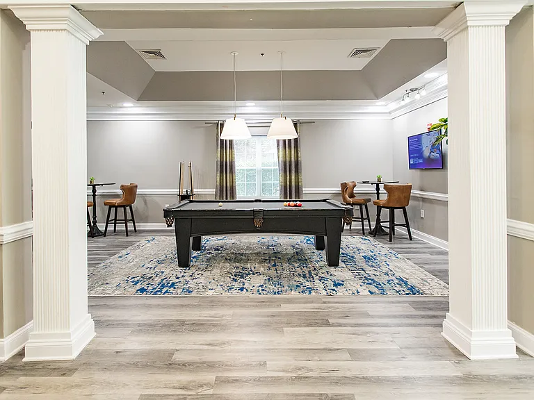 Riverscape Apartments — Photo 9