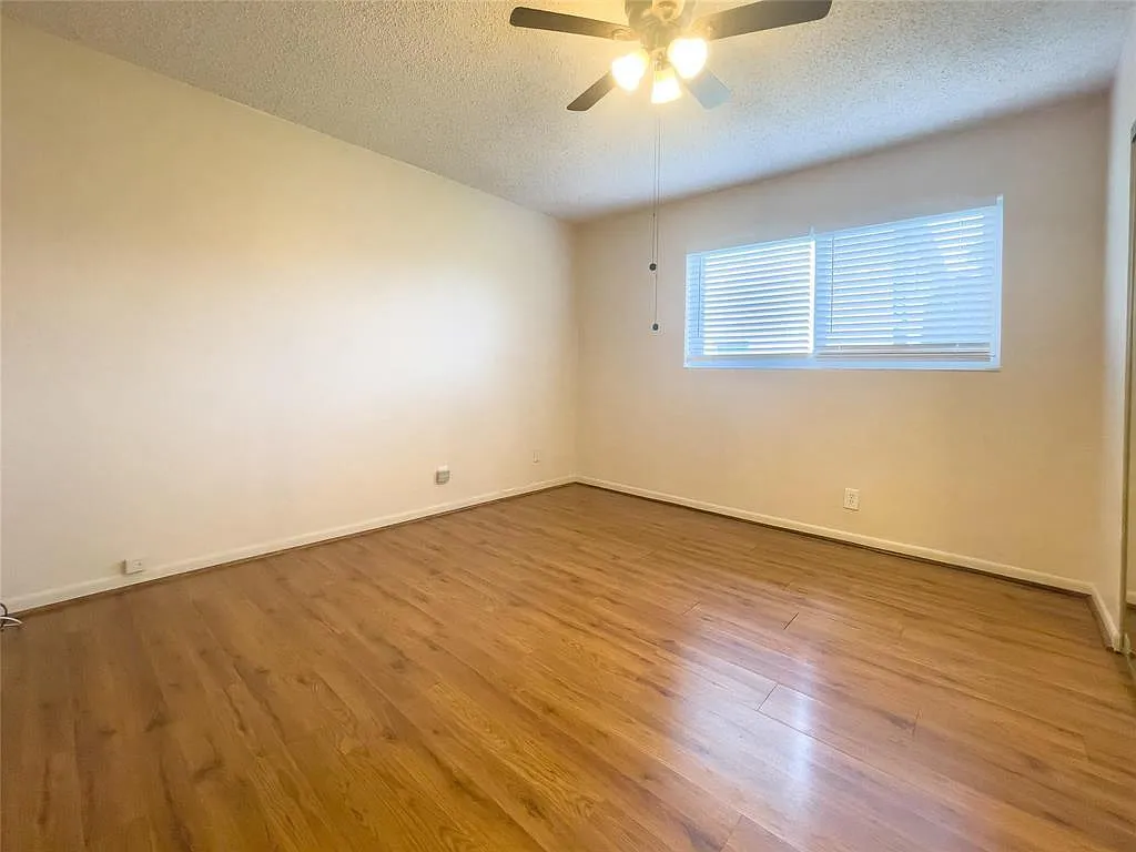 1 bed, 1.0 bath, 577 sqft, $1,399 — Photo 2