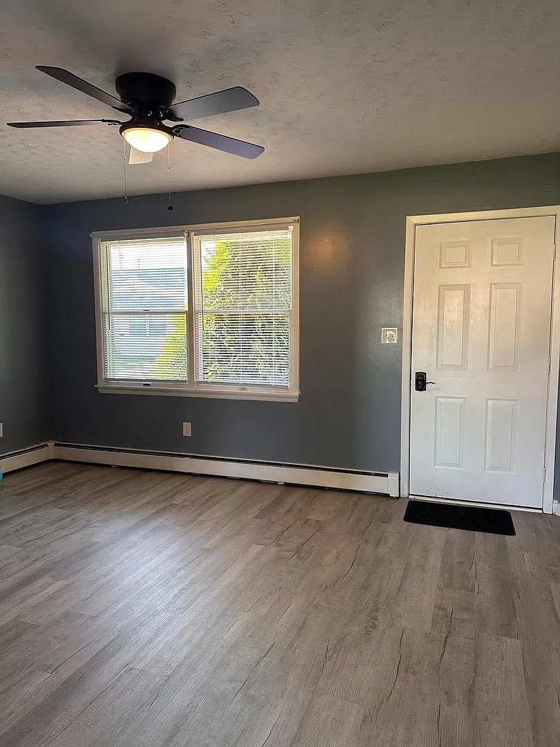 W Erie Street Apartments — Photo 4