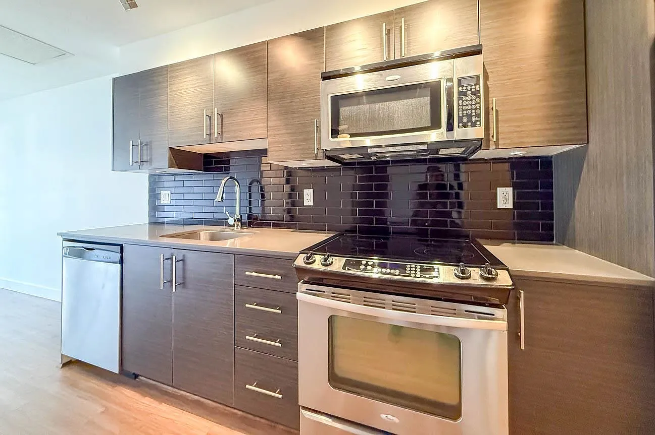 1 bed, 560 sqft, $2,450 — Photo 2