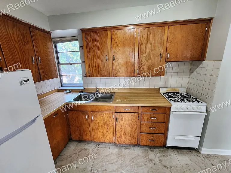 1102 Beacon Street — Photo 5