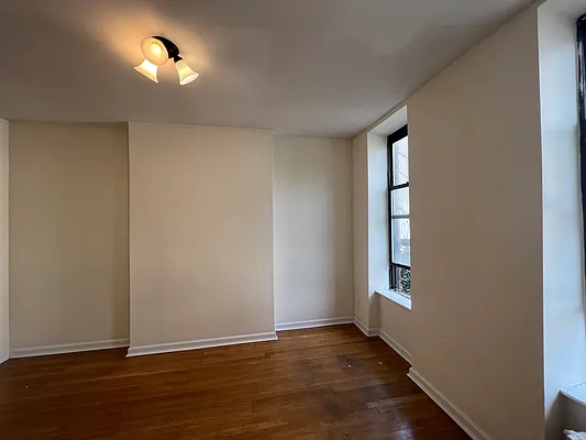 Rented by Oxford Property Group | media 68