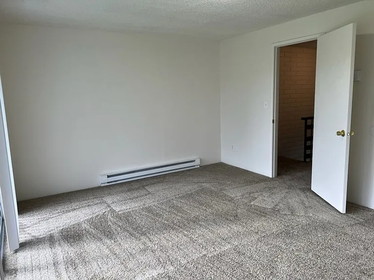 3503 NE 49th St — Photo 12