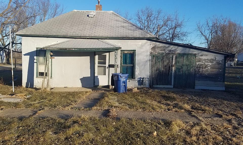 1st image of 2318 Lincoln St
