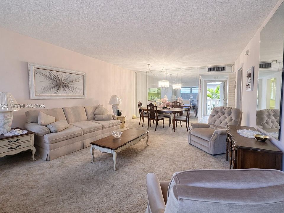 1st image of 410 SE 2nd St APT 305