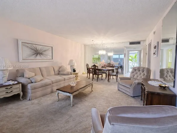 410 SE 2nd St APT 305, Hallandale, FL 33009