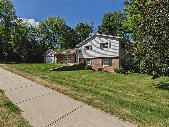 5th image of 784 N Musket Ridge Dr
