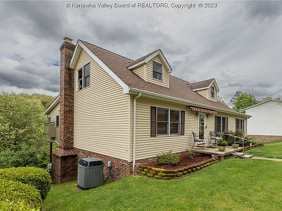 2nd image of 118 Phyllis Dr