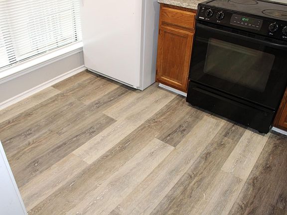 3rd image of 9601 Forest Ln APT 421
