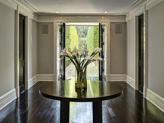 4th image of 212 Park Dr