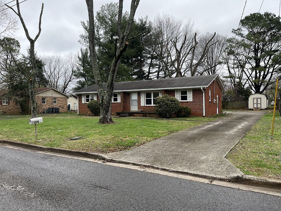 1st image of 1930 Russell Dr