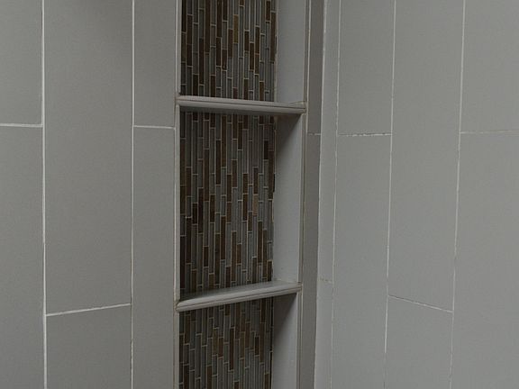 Shower niche 