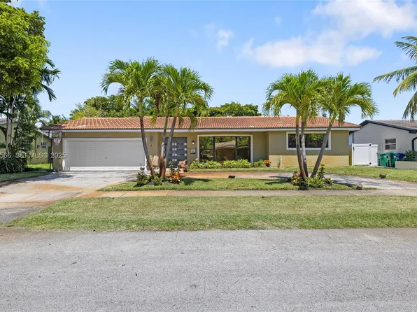 20375 NE 22nd Pl, Miami, FL 33180