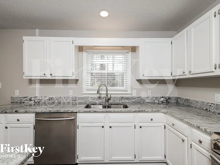 107 Brookleigh Ct — Photo 7