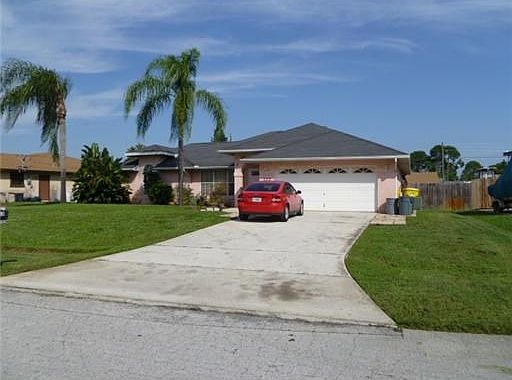 Home For Sale In Port Saint Lucie