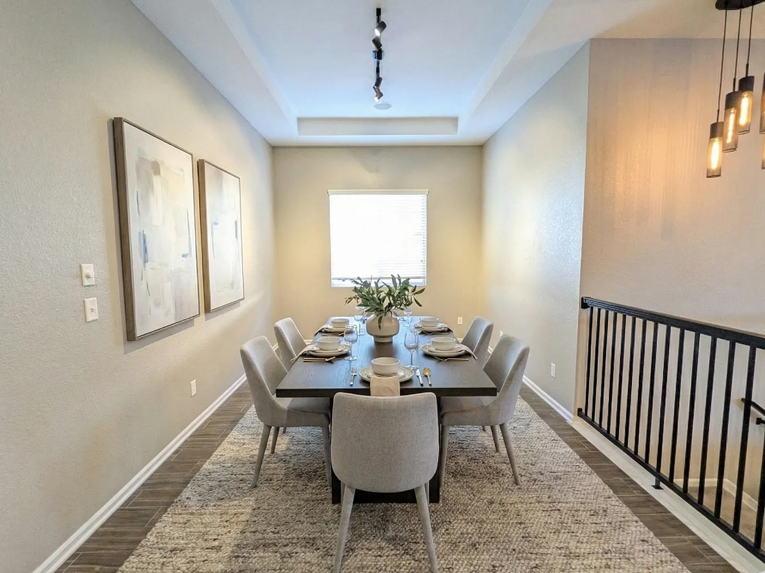 5 bed, 3862 sqft, $3,940 — Photo 3