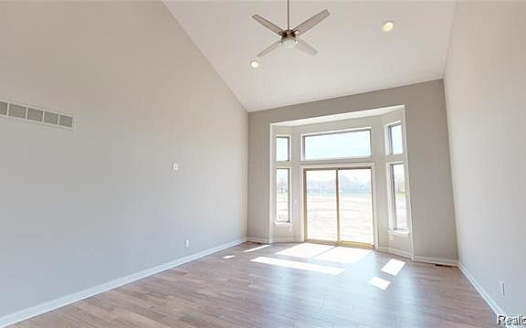 4th image of 48278 Applegrove Ln
