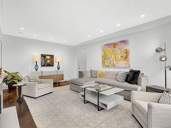 2nd image of 49 E 86th St APT 14B