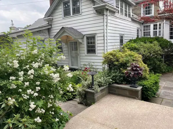 322 Albany Ave APT 1, Kingston, NY 12401