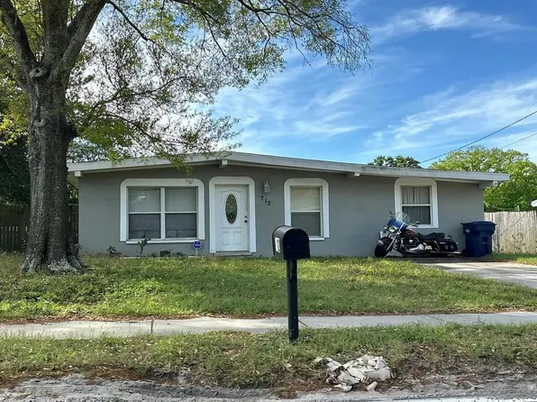 712 W Country Club Dr, Tampa, FL 33612