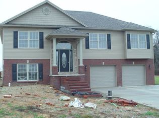 5008 Pebble Beach Dr, Lawrenceburg, KY 40342