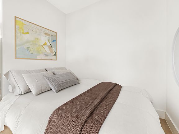 4th image of 111 Montgomery St #8Q