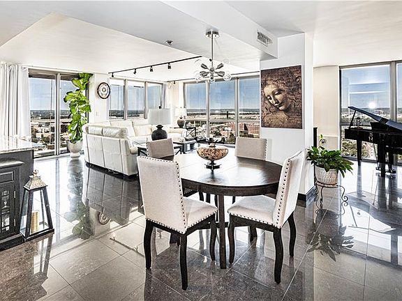 4th image of 600 E Admiral Blvd #1708