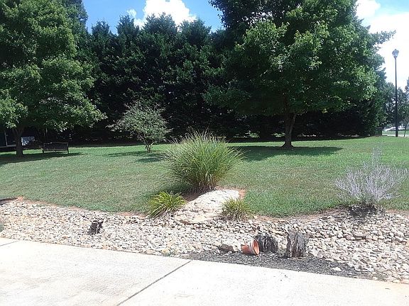 3rd image of 1044 Walter Dr