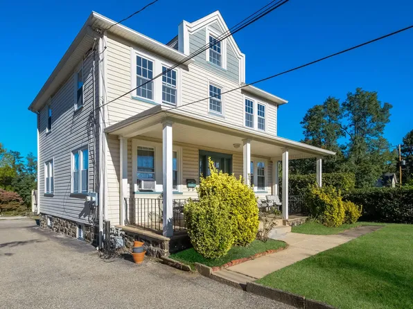 305 W Wayne Ave, Wayne, PA 19087