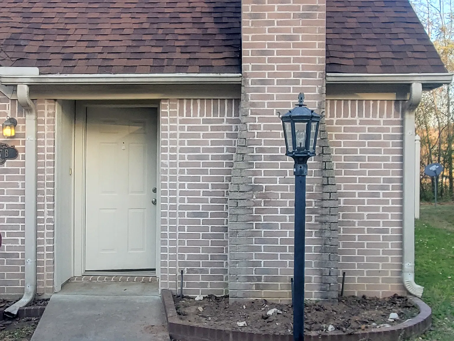 3 bed, 2.5 bath, 1600 sqft, $1,600 — Photo 2