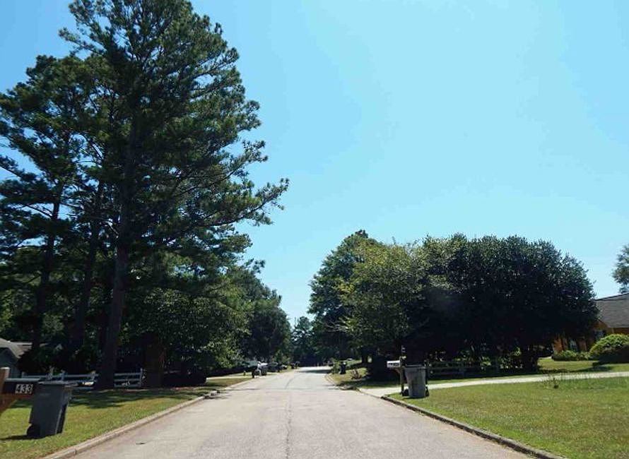 Exterior Neighborhood (street photo)