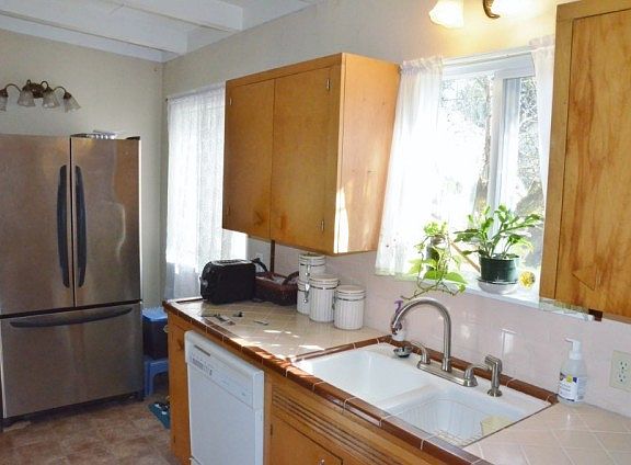 2nd image of 2411 Otis St SE