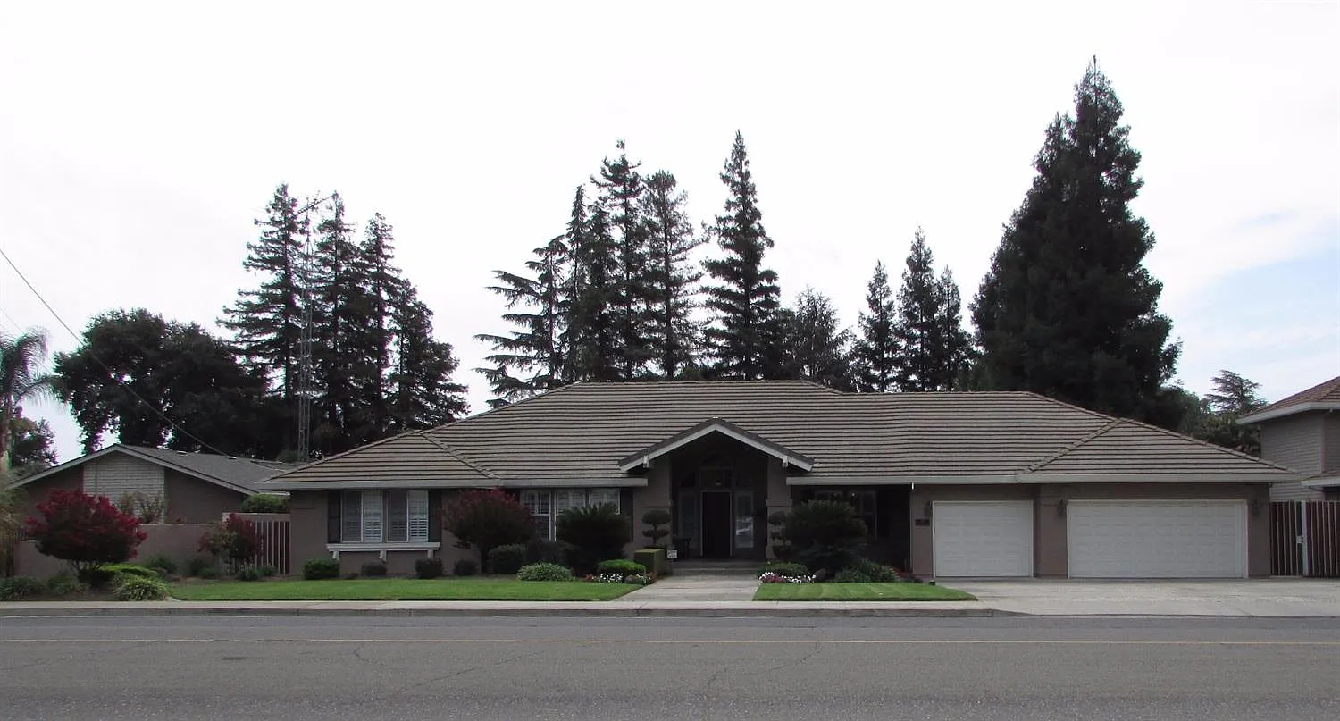 504 Stewart Rd photo 1