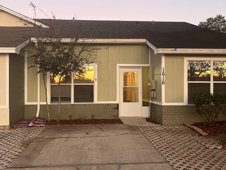 1616 Tropical Ct — Photo 1