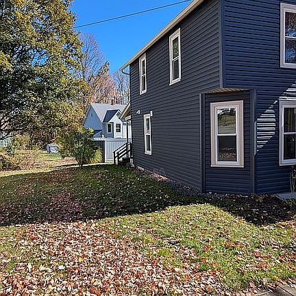 4th image of 604 Welsh St