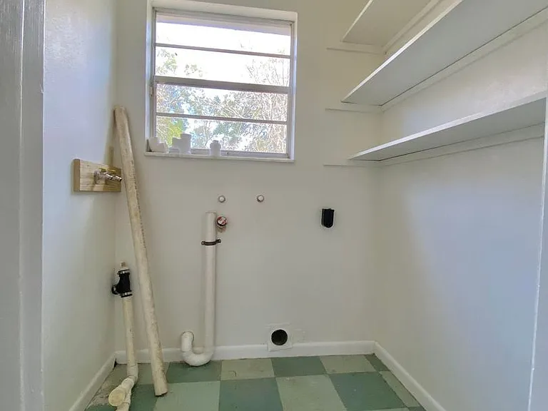 1211 Jaffa St — Photo 17