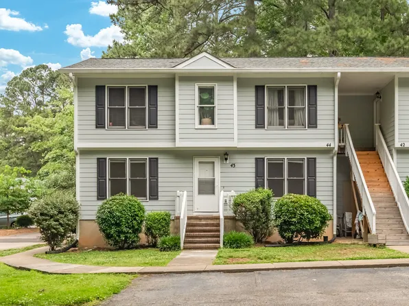 121 Westview Dr APT 44, Carrboro, NC 27510