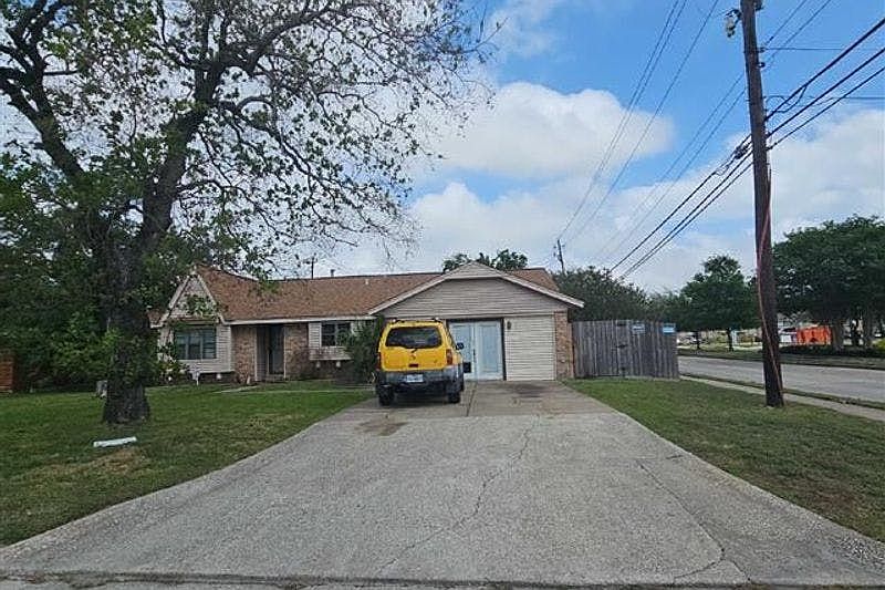 1st image of 4502 Ponderosa Dr